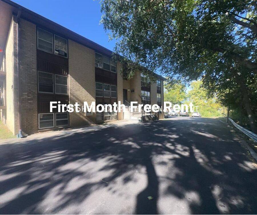 Apartment for rent at 3119 Grand Ave #10, Des Moines, IA 50312