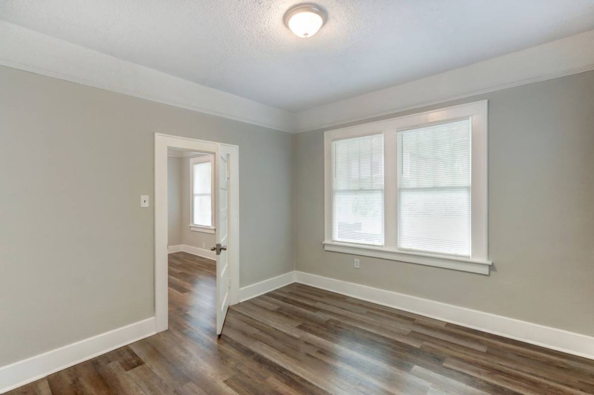 House for rent at 1013 W Victory Dr, Savannah, GA 31405