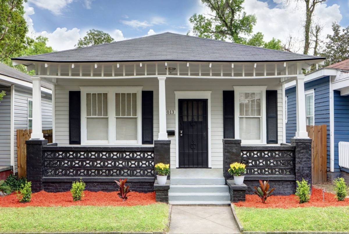 House for rent at 1013 W Victory Dr, Savannah, GA 31405