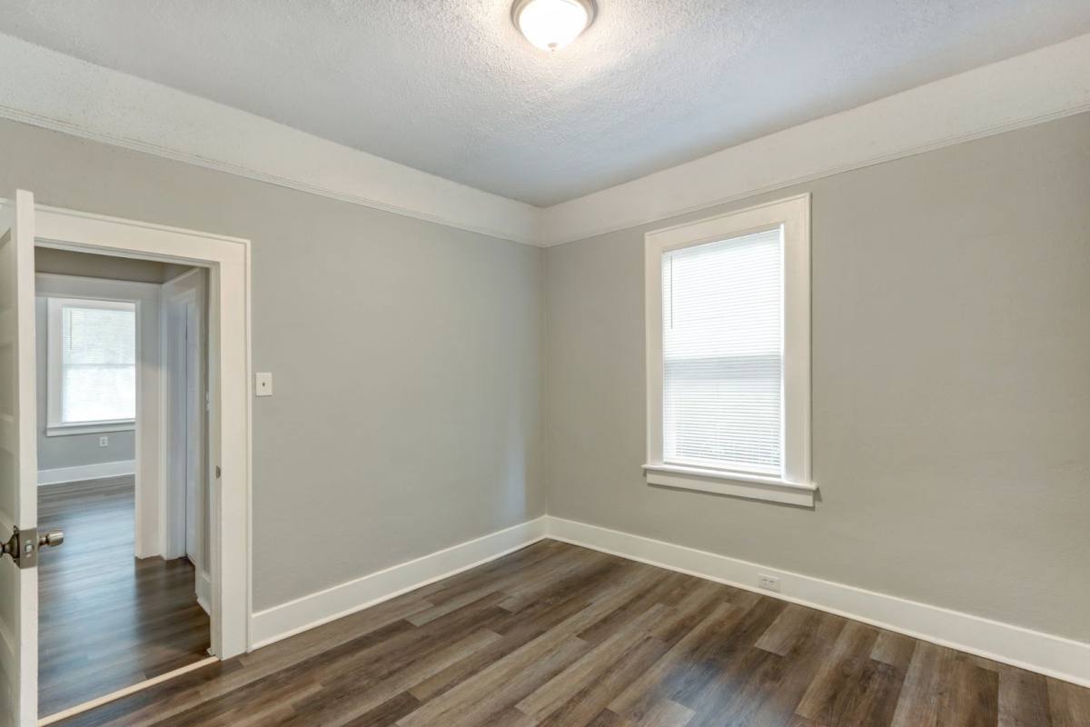 House for rent at 1013 W Victory Dr, Savannah, GA 31405