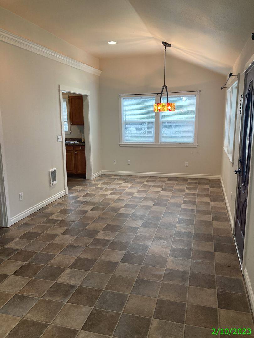 House for rent at 1020 NE 12th St, McMinnville, OR 97128