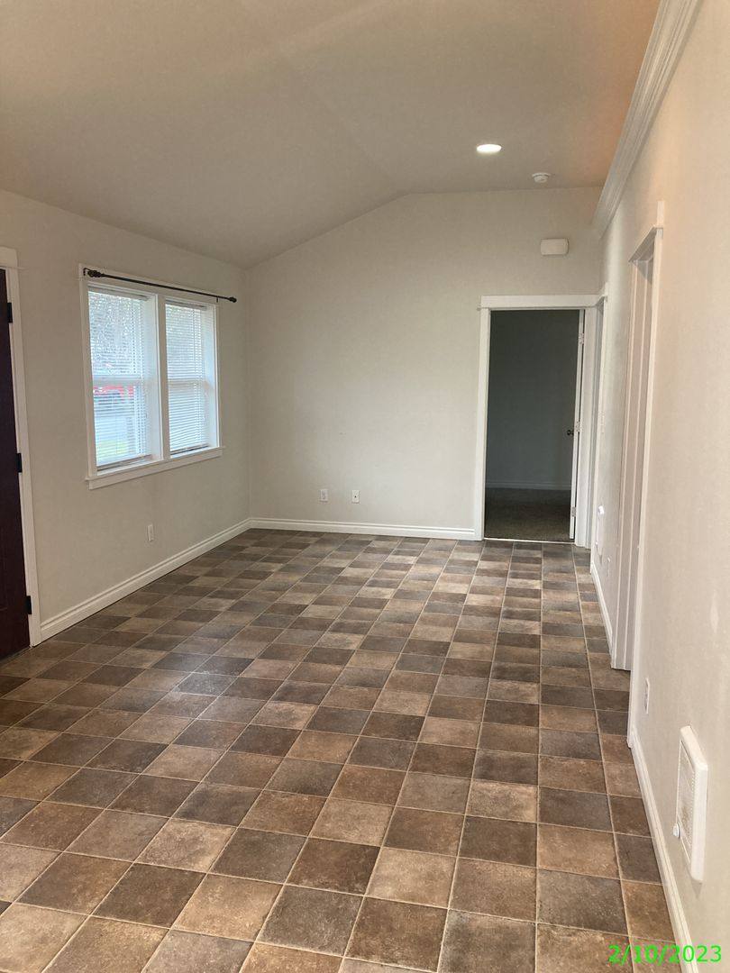 House for rent at 1020 NE 12th St, McMinnville, OR 97128