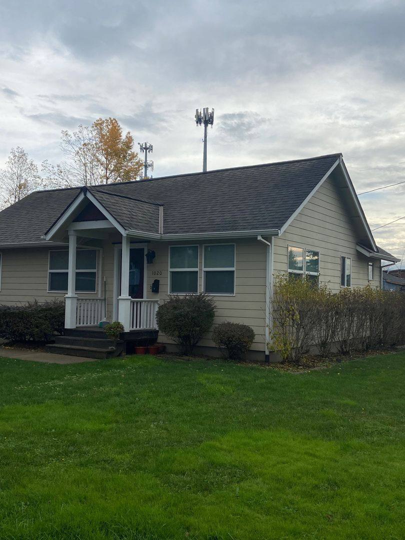 House for rent at 1020 NE 12th St, McMinnville, OR 97128