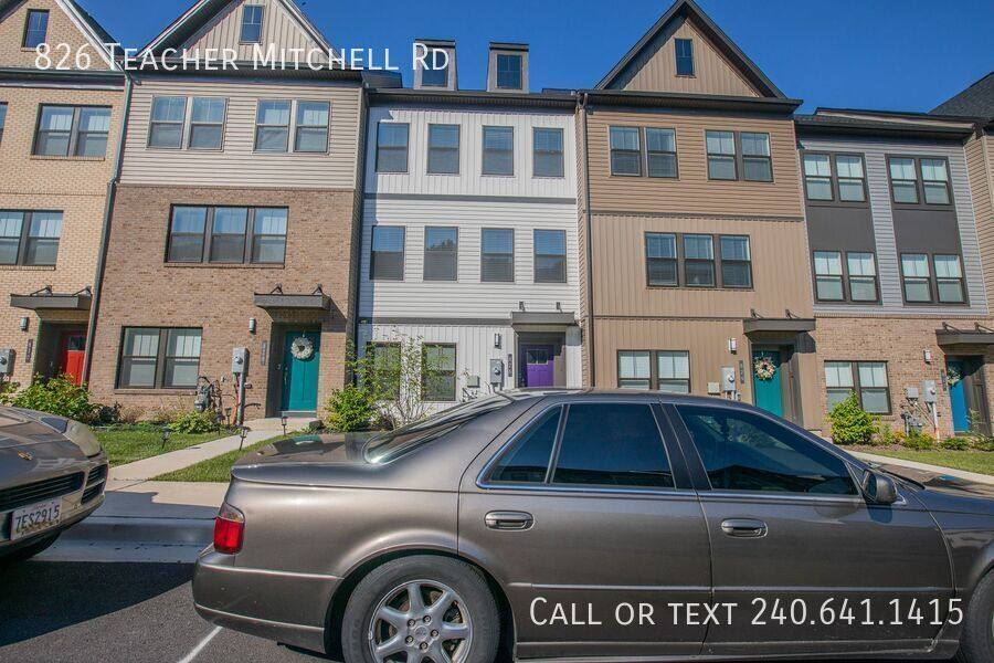 Townhouse for rent at 826 Teacher Mitchell Rd, Glen Burnie, MD 21060