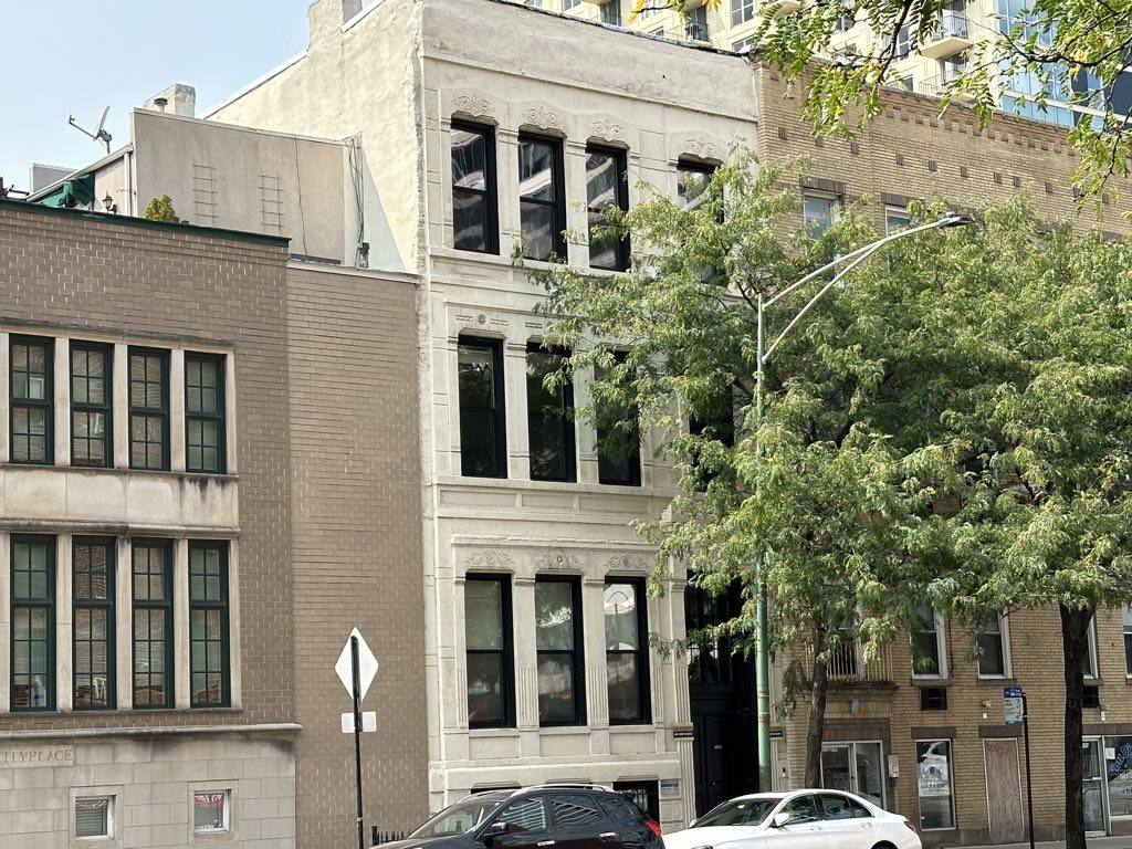 Apartment for rent at 1160 Lasalle #3, Chicago, IL 60610