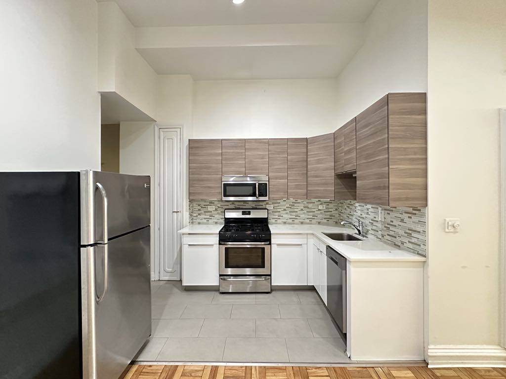 Apartment for rent at 1160 Lasalle #3, Chicago, IL 60610