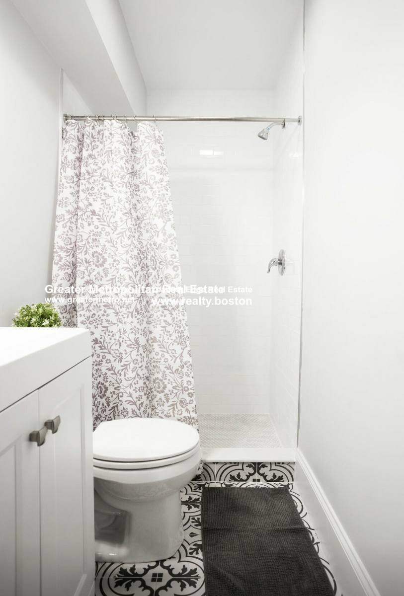 Apartment for rent at 143 Everett #1, East Boston, MA 02128