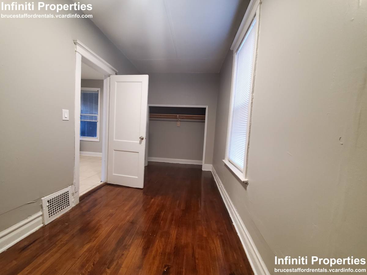 Apartment for rent at 7632 S Drexel #1, Chicago, IL 60619