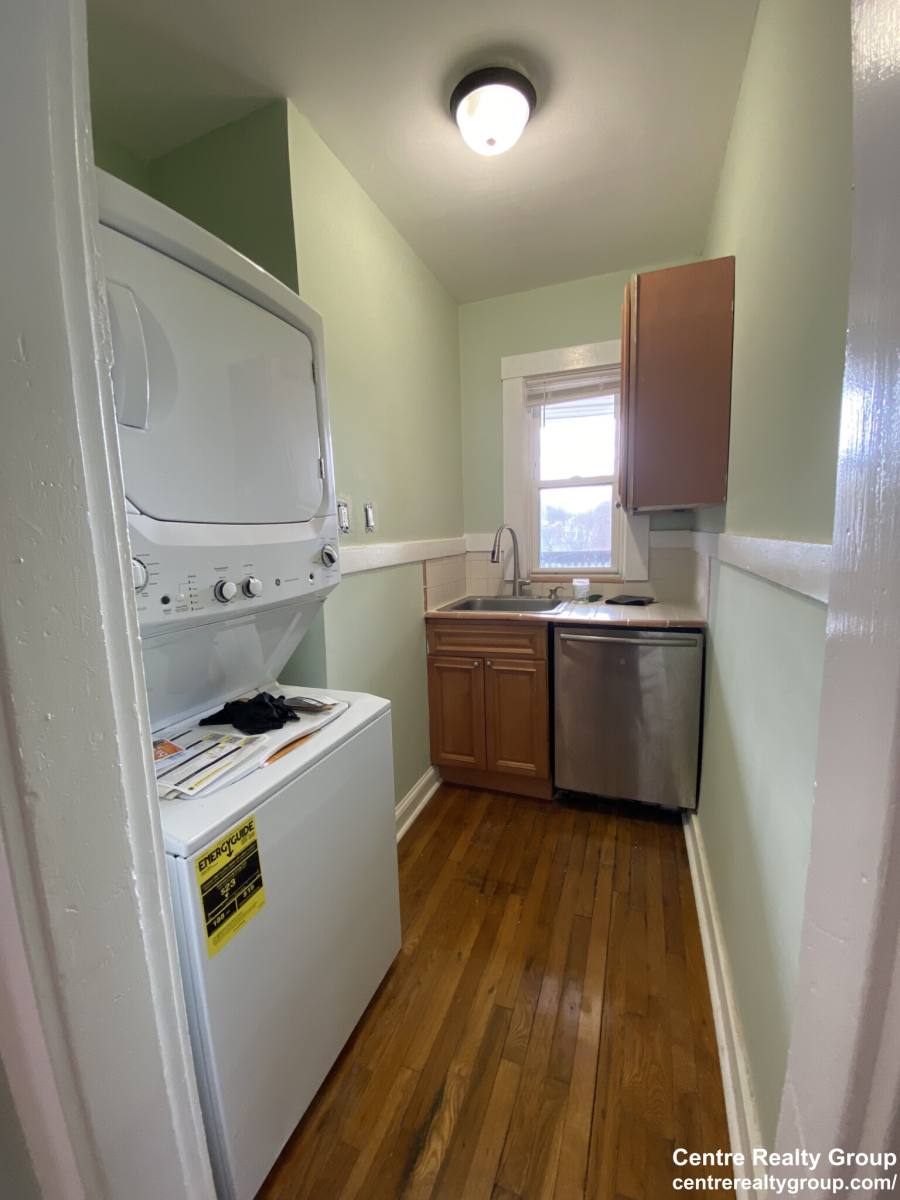 Apartment for rent at 4442 Washington St #3, Roslindale, MA 02131
