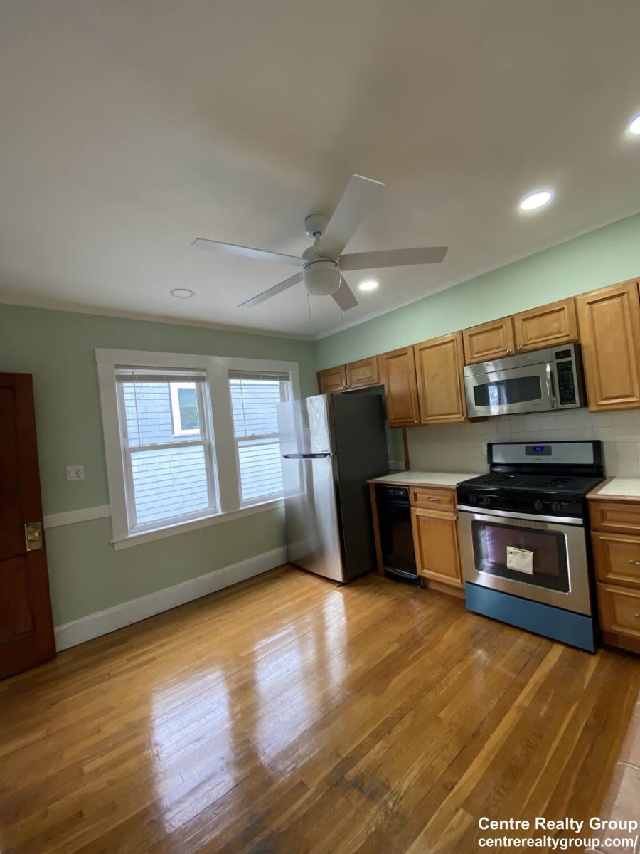 Apartment for rent at 4442 Washington St #3, Roslindale, MA 02131