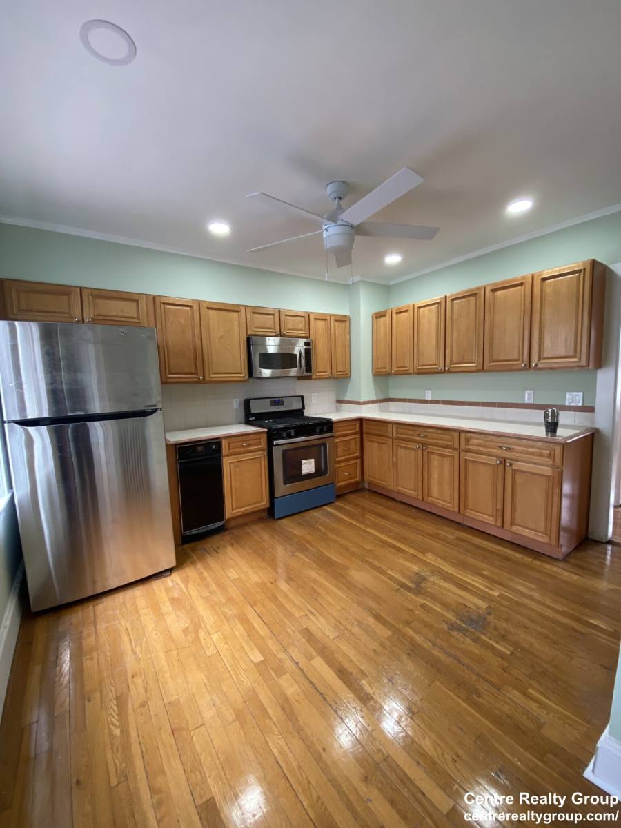 Apartment for rent at 4442 Washington St #3, Roslindale, MA 02131