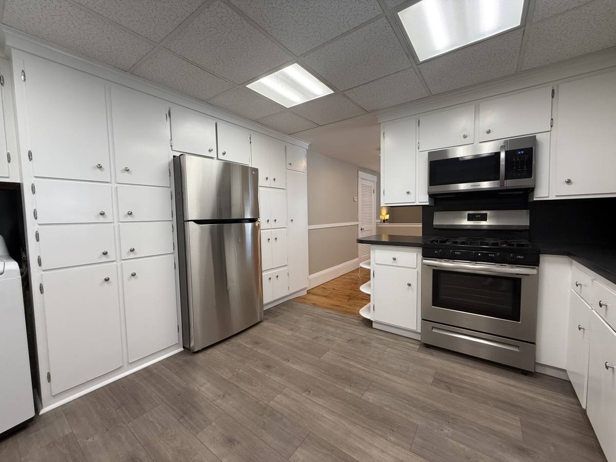 Apartment for rent at 163-165 Chestnut St #2, Waltham, MA 02453