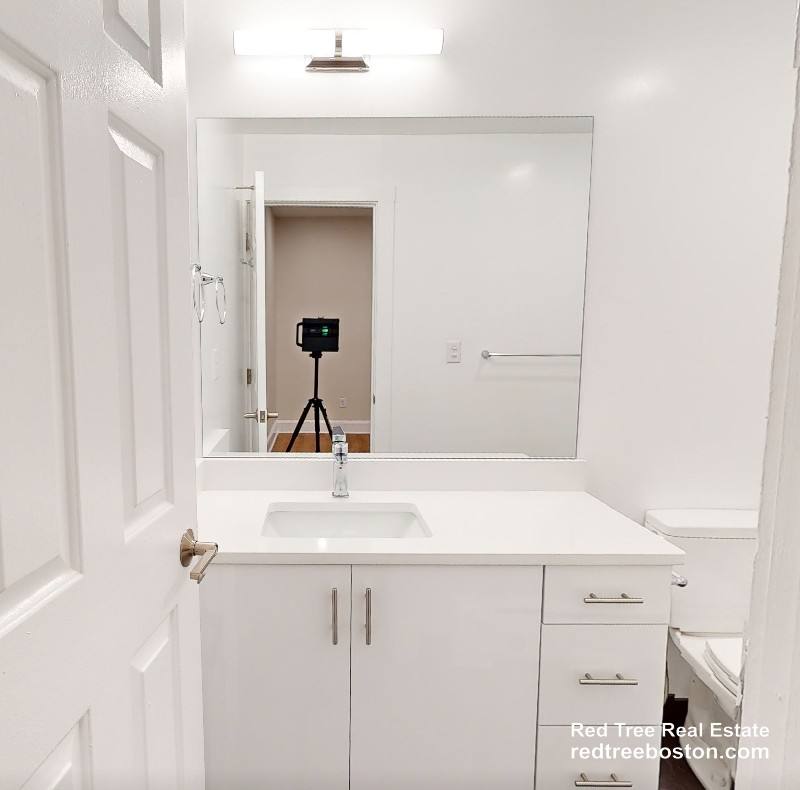 Apartment for rent at 833 Beacon St #206, Boston, MA 02115