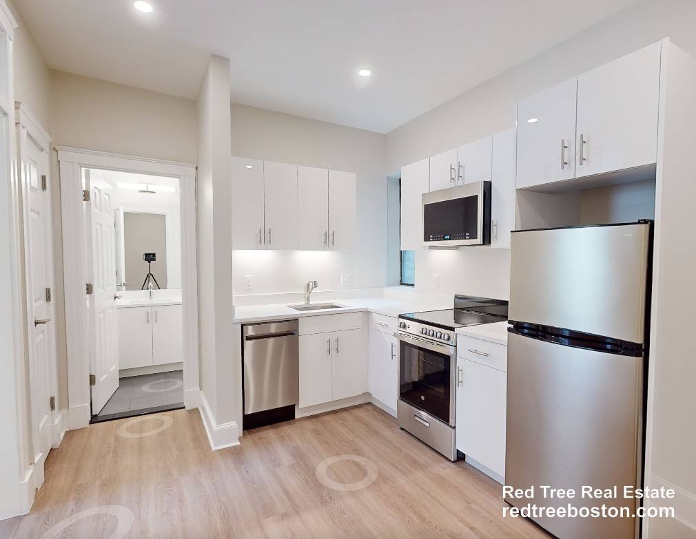 Apartment for rent at 833 Beacon St #206, Boston, MA 02115