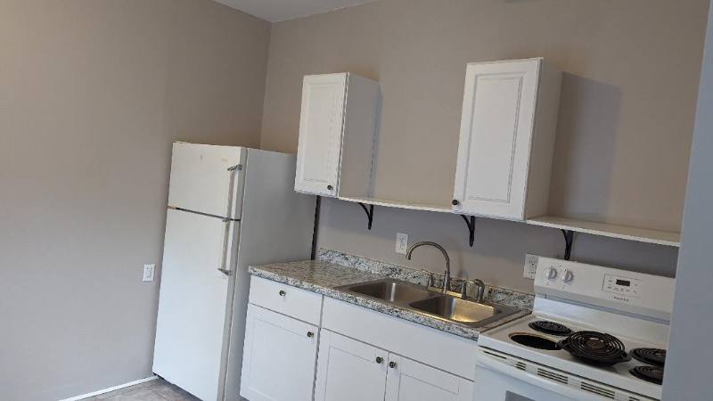Apartment for rent at 1221 Gratiot Ave #3, Saginaw, MI 48602