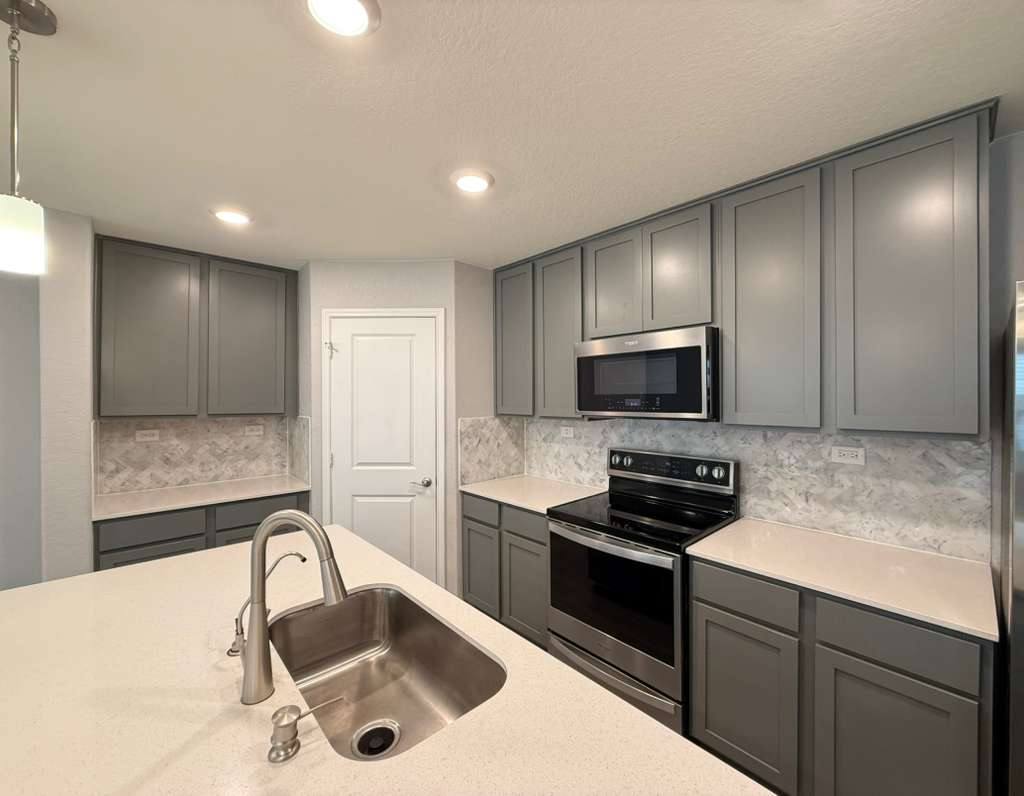 House for rent at 323 Deer Crest, New Braunfels, TX 78130