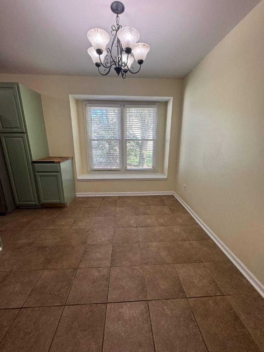 House for rent at 1013 Thorncrest Dr, Fletcher, NC 28732