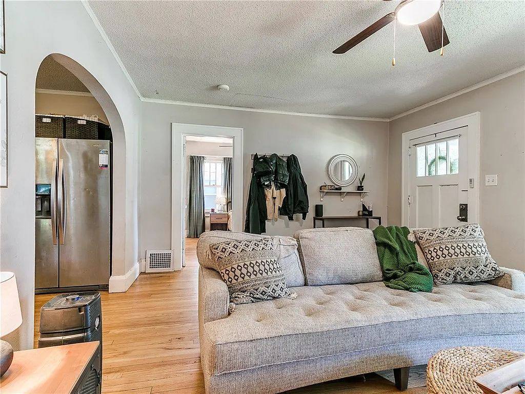 House for rent at 3014 Woodland Ave, Des Moines, IA 50312