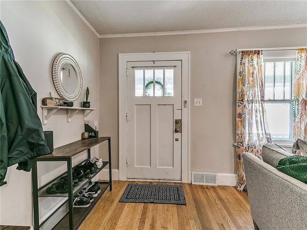 House for rent at 3014 Woodland Ave, Des Moines, IA 50312