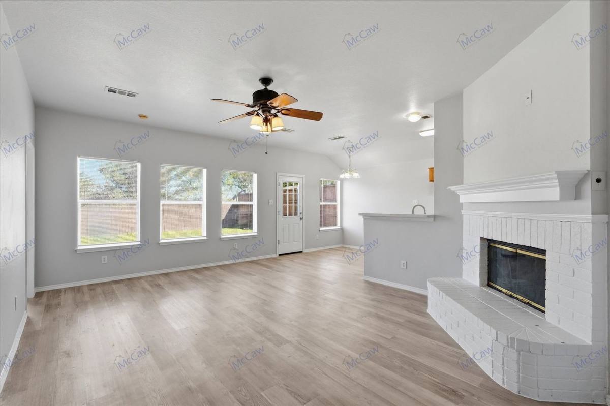 House for rent at 412 Pin Oak Lane, Royse City, TX 75189