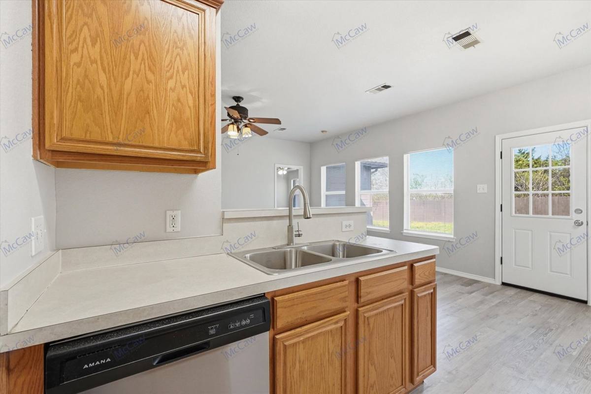 House for rent at 412 Pin Oak Lane, Royse City, TX 75189