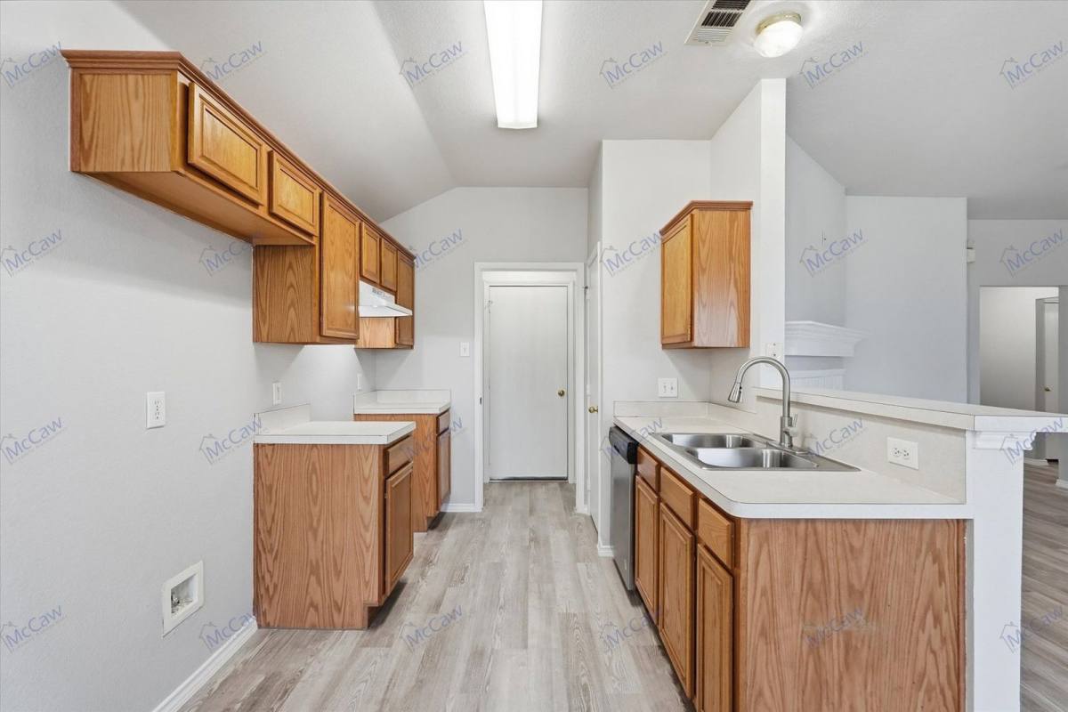 House for rent at 412 Pin Oak Lane, Royse City, TX 75189