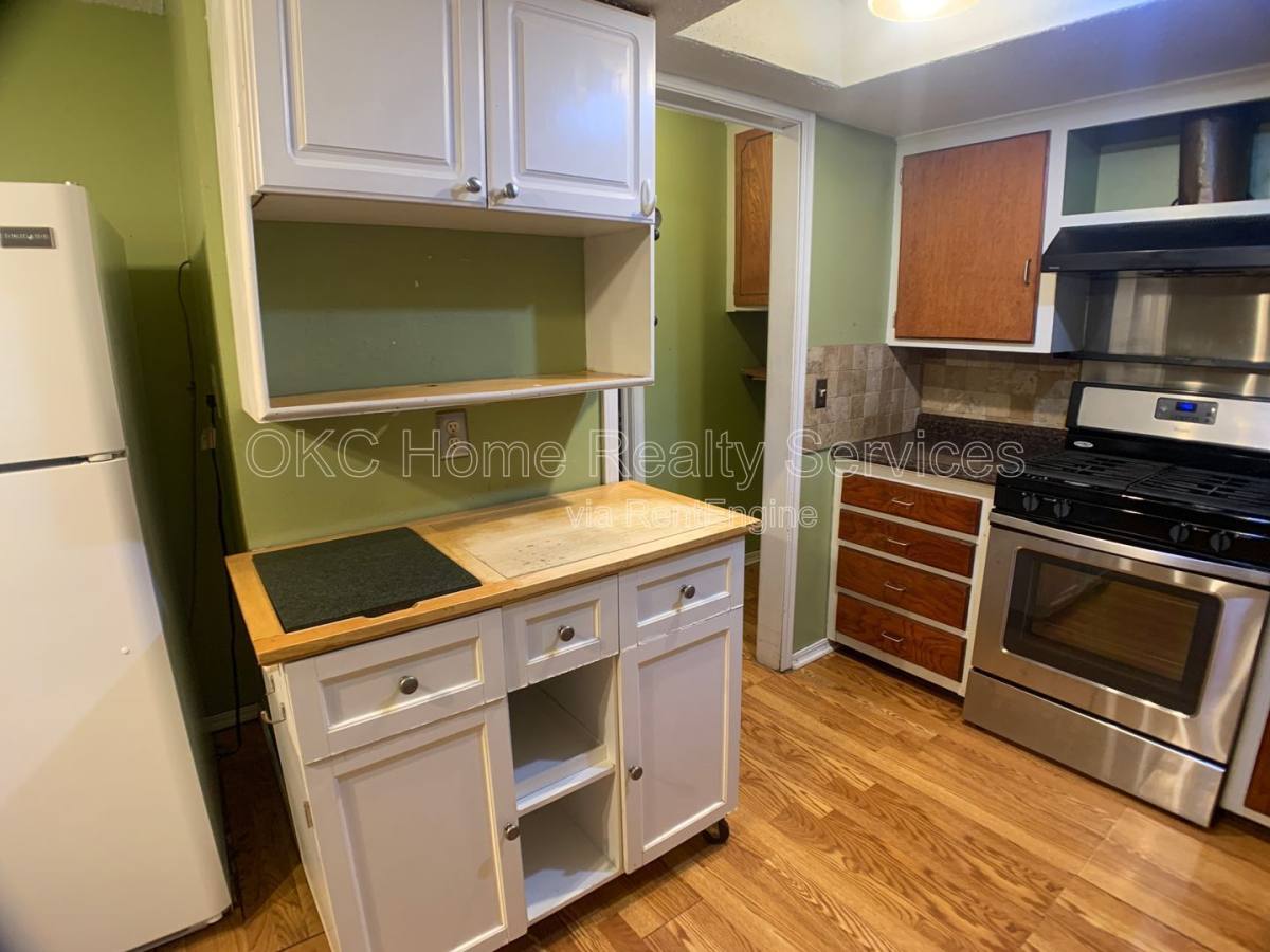 House for rent at 4900 S Dimple Dr, Oklahoma City, OK 73135