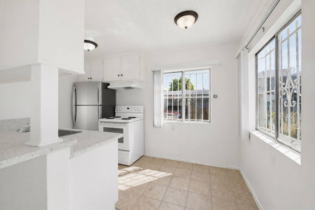 Apartment for rent at 1224 Normandie Ave #2, Los Angeles, CA 90006