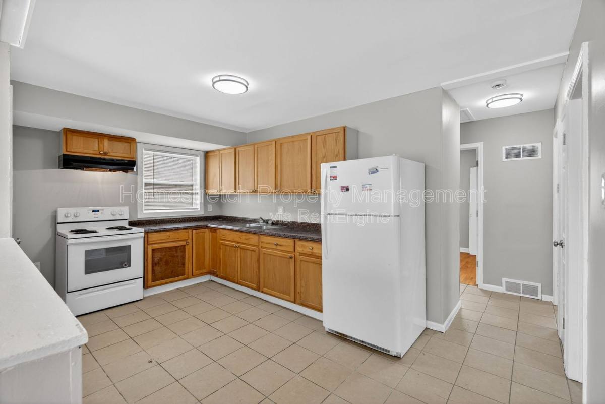 House for rent at 10201 Gourock Dr, Saint Louis, MO 63137
