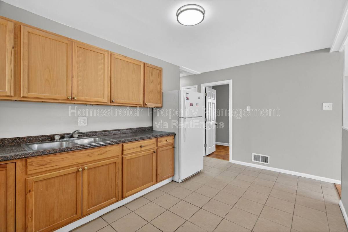 House for rent at 10201 Gourock Dr, Saint Louis, MO 63137