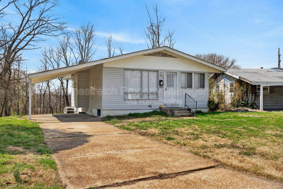 House for rent at 10201 Gourock Dr, Saint Louis, MO 63137