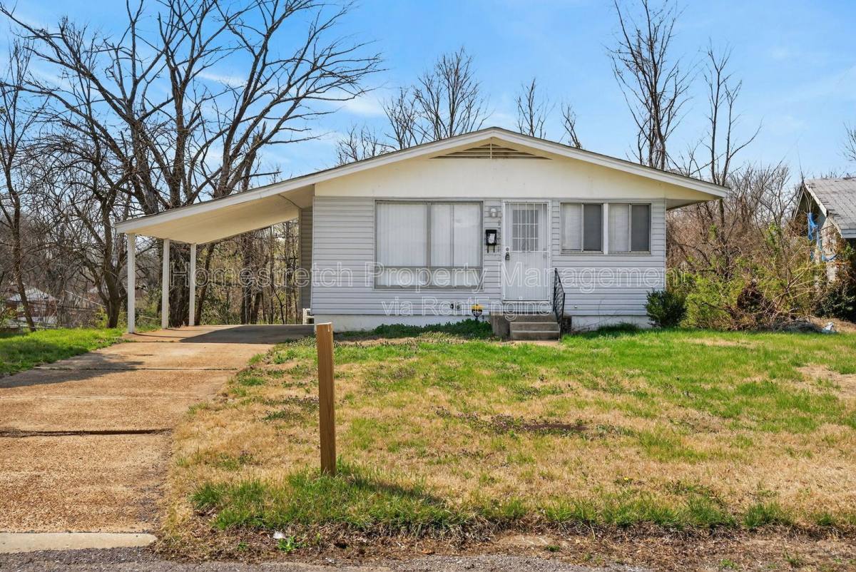 House for rent at 10201 Gourock Dr, Saint Louis, MO 63137