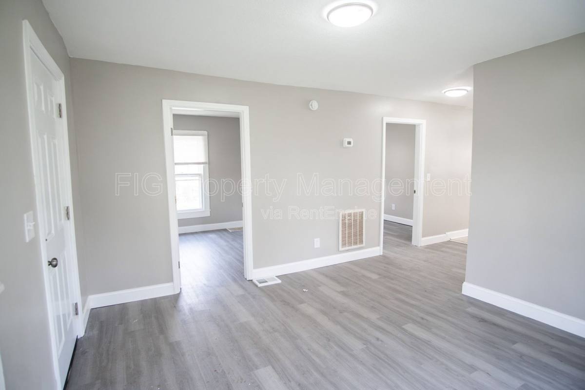 Apartment for rent at 5804 Old Rutledge Pike, Knoxville, TN 37914