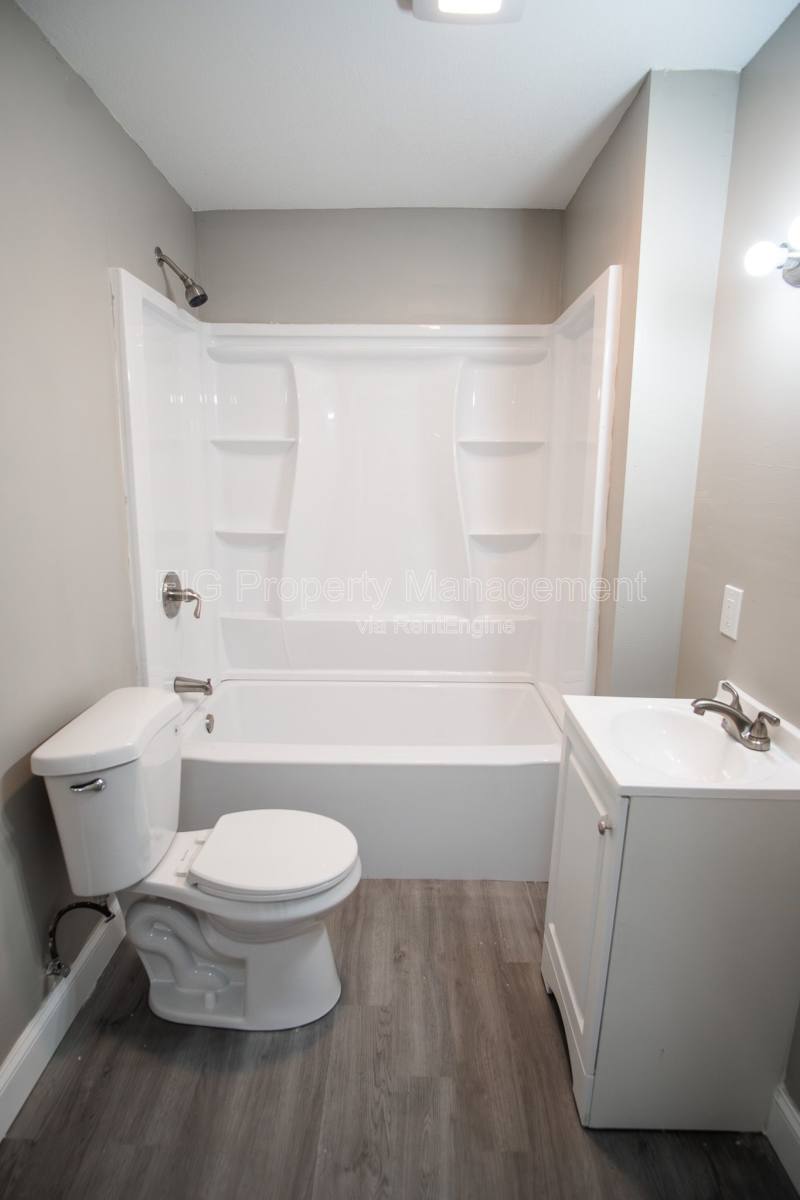 Apartment for rent at 5804 Old Rutledge Pike, Knoxville, TN 37914