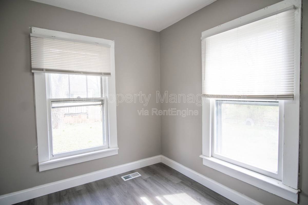Apartment for rent at 5804 Old Rutledge Pike, Knoxville, TN 37914