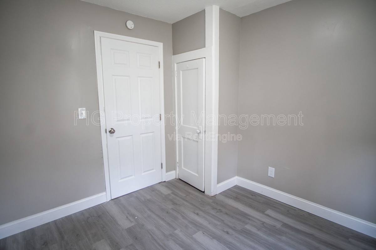 Apartment for rent at 5804 Old Rutledge Pike, Knoxville, TN 37914