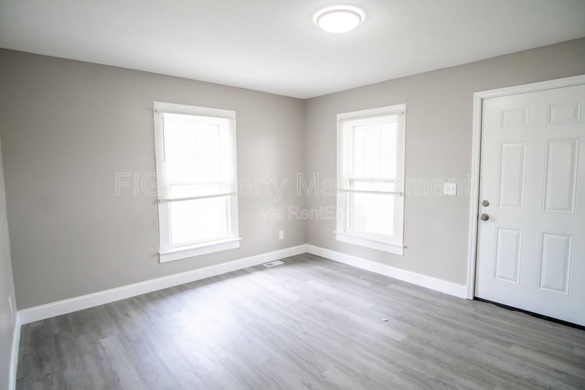 Apartment for rent at 5804 Old Rutledge Pike, Knoxville, TN 37914