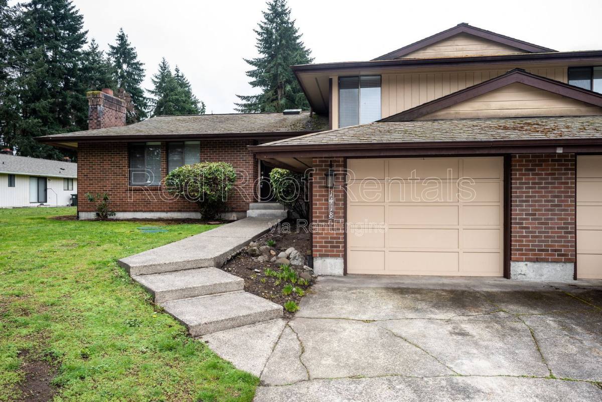 Apartment for rent at 1418 Tule Lake Dr S, Tacoma, WA 98444