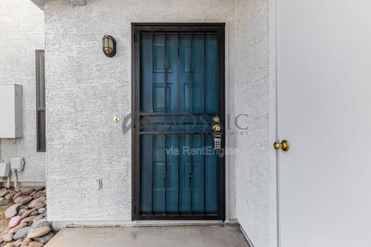 Condo for rent at 280 S Elizabeth Way #27, Chandler, AZ 85225