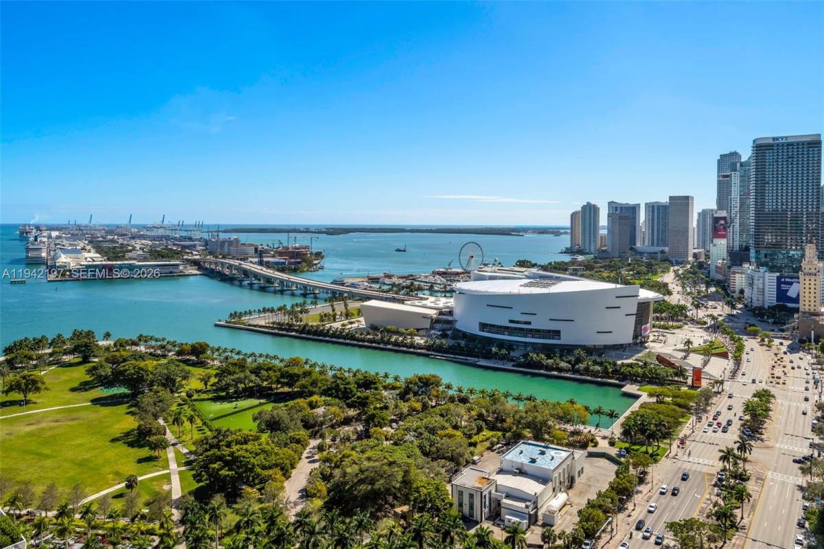 Condo for rent at 1100 Biscayne Blvd #2907, Miami, FL 33132