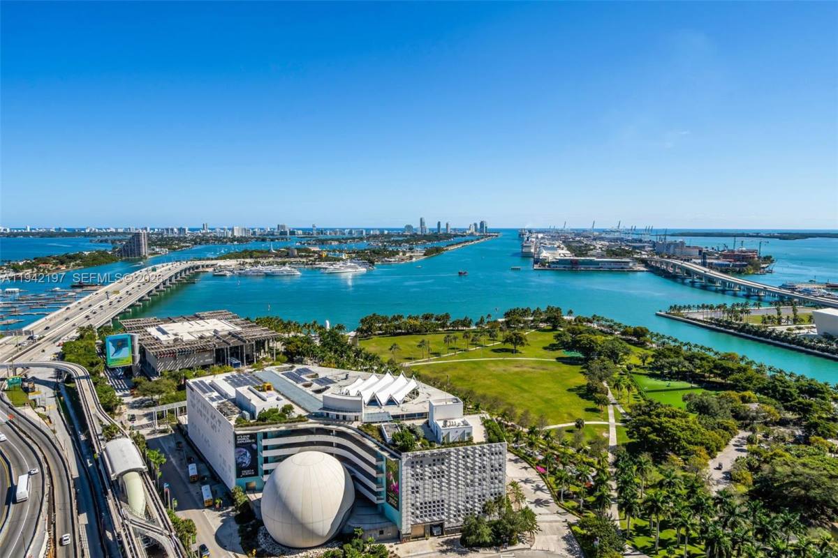 Condo for rent at 1100 Biscayne Blvd #2907, Miami, FL 33132