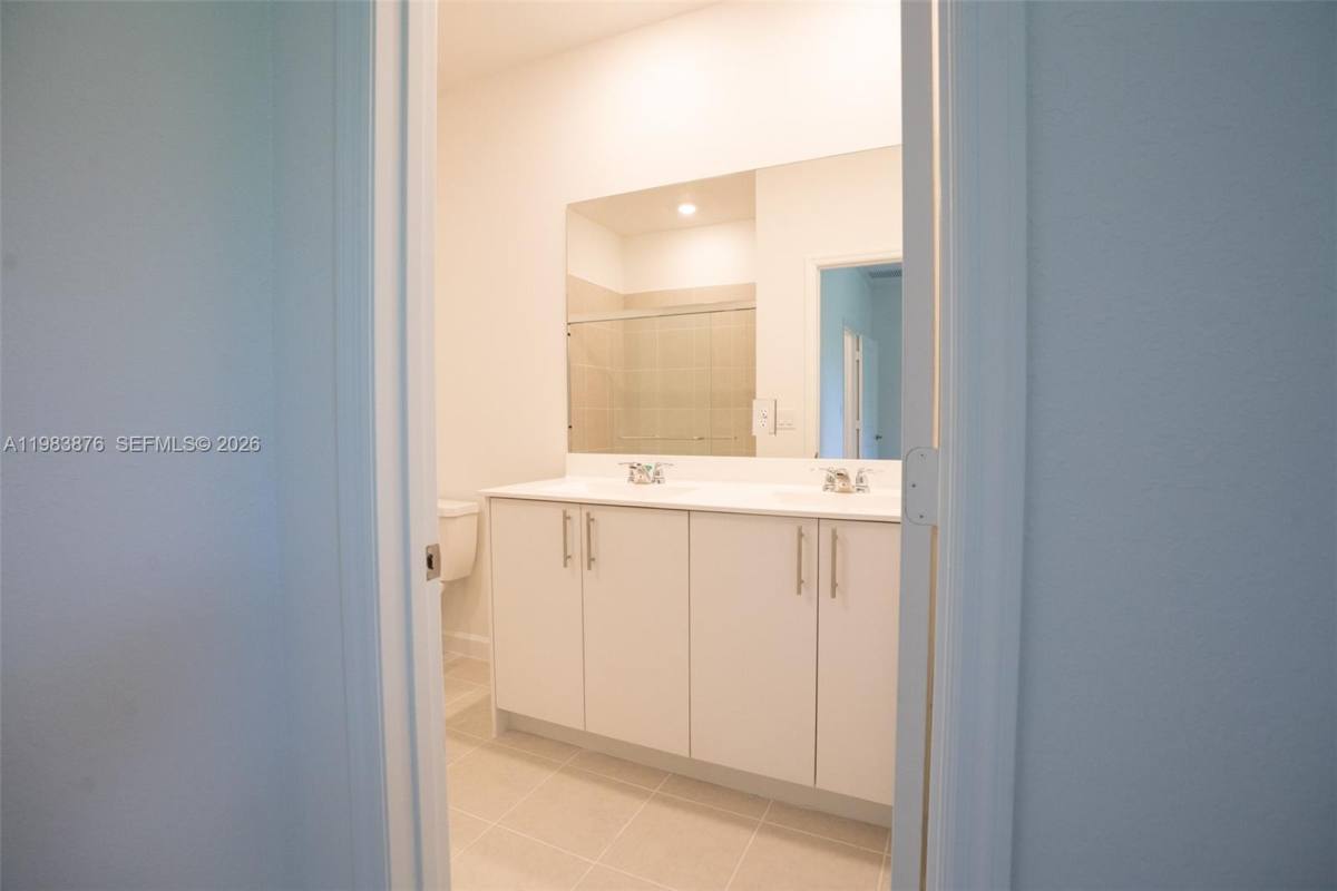 Townhouse for rent at 204 SE 10th St, Homestead, FL 33035