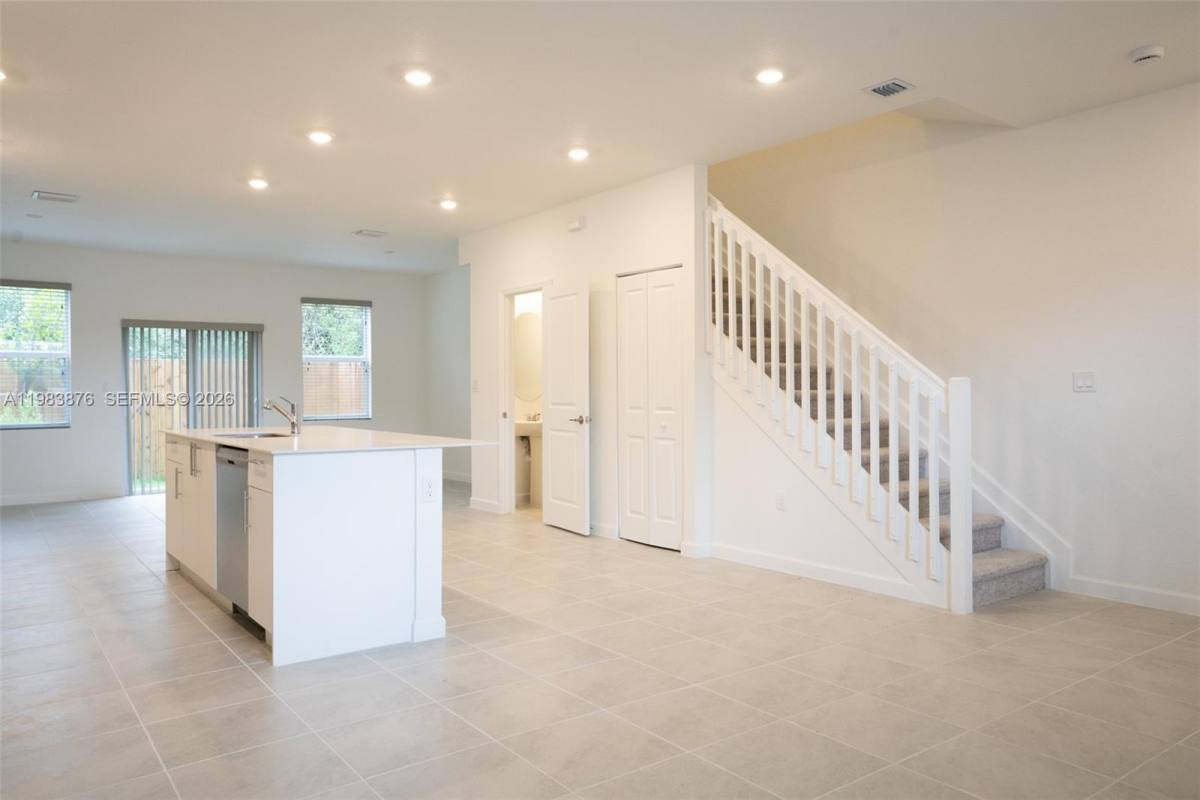 Townhouse for rent at 204 SE 10th St, Homestead, FL 33035