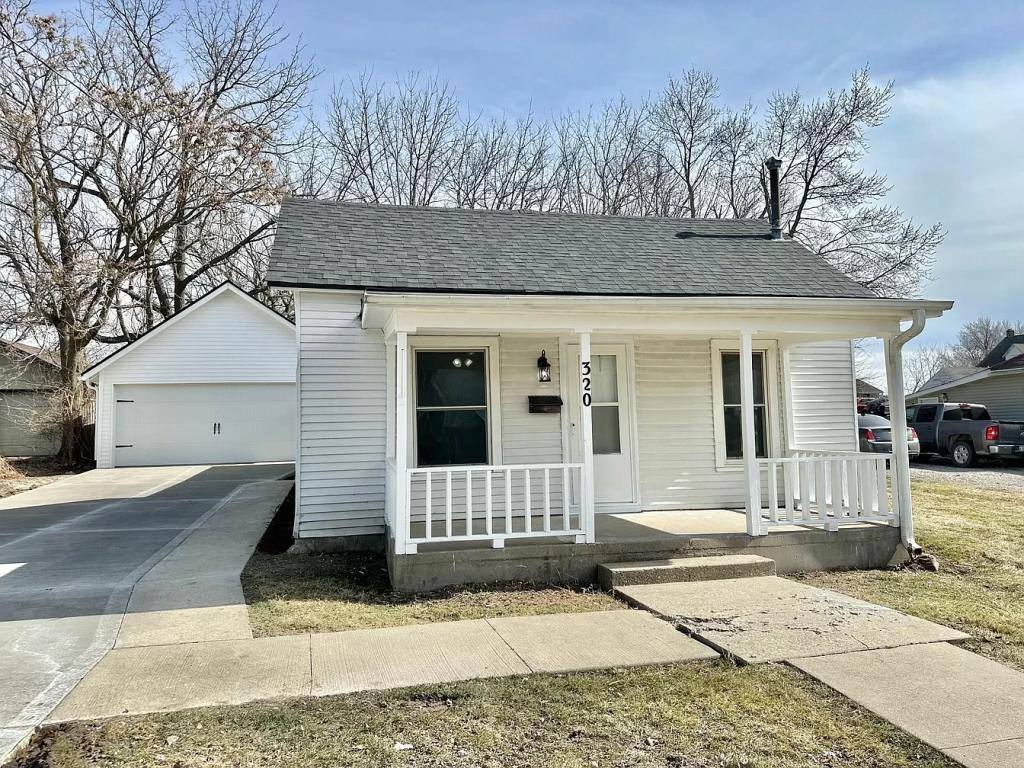 House for rent at 320 E 8th St N, Newton, IA 50208