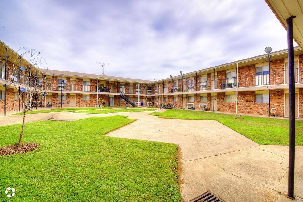 Apartment for rent at 122 Harmon Rd #108, Hurst, TX 76053