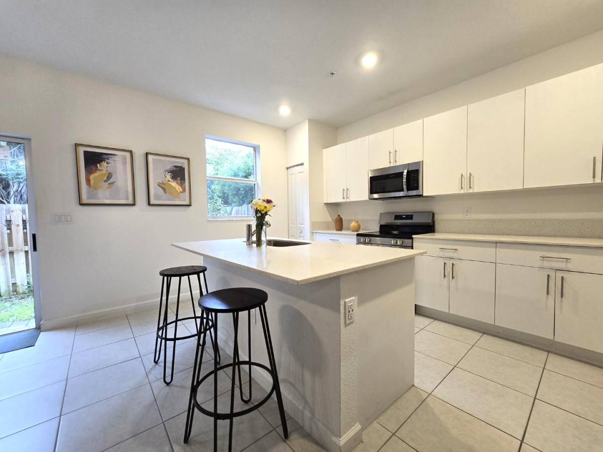 Townhouse for rent at 2761 NW 55th Way #2761 Lauder, Fort Lauderdale, FL 33313