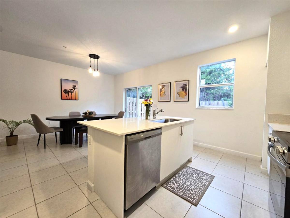 Townhouse for rent at 2761 NW 55th Way #2761 Lauder, Fort Lauderdale, FL 33313