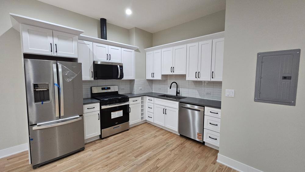Apartment for rent at 4437 N Broadway St #2R, Chicago, IL 60640