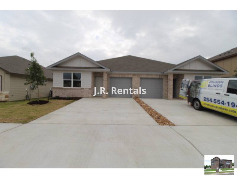 Townhouse for rent at 227 Green Valley Dr, Copperas Cove, TX 76522