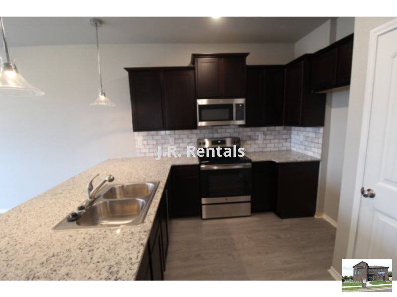 Townhouse for rent at 227 Green Valley Dr, Copperas Cove, TX 76522